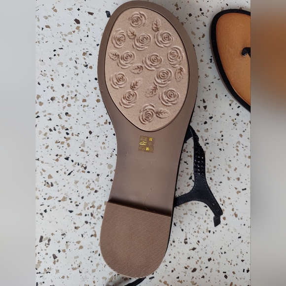 SOLD *NEW* Chinese Laundry Sandals, Sz 8.5 - Picture 6 of 6